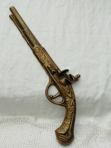 Vintage brass wall hanging - brass,