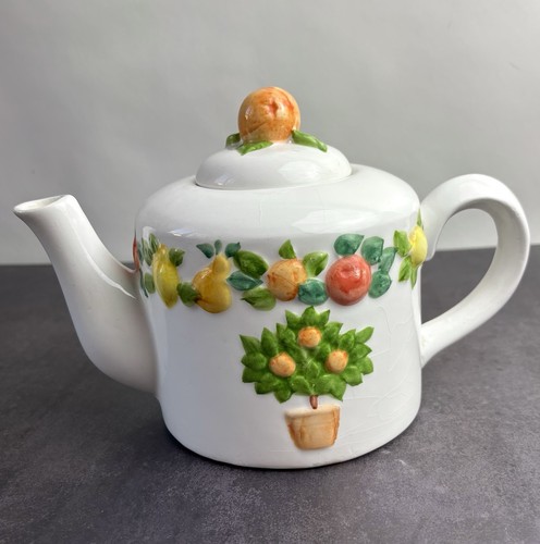 Vintage teapot rayware - teapot,