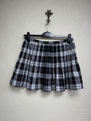 Superdry size skirt short - 14,