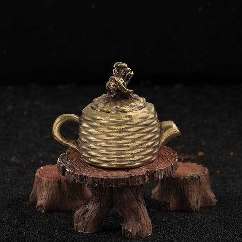 Small teapot sculpture - small,