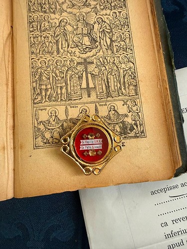 Reliquary joseph and - reliquary,