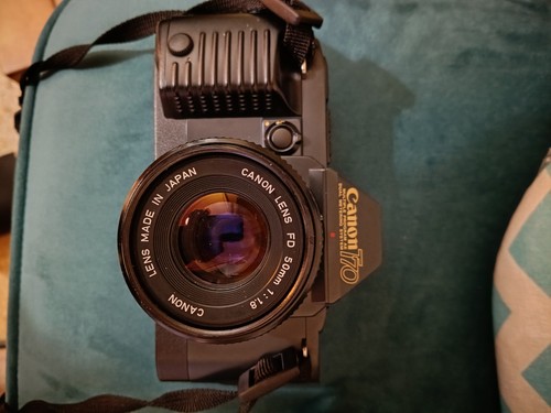 Canon t70 35mm slr - camera, with