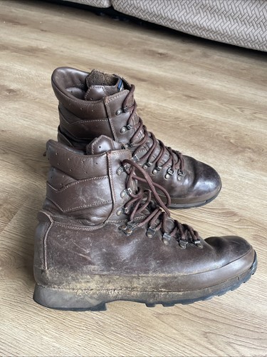 Altberg defender boots - , size