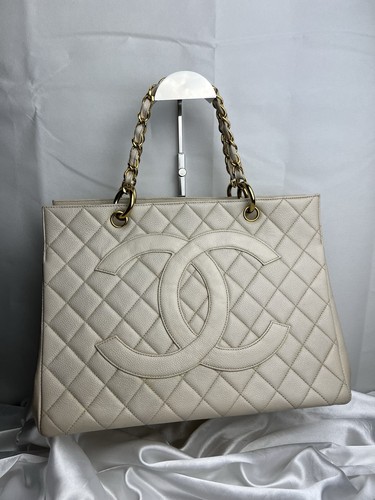 Authentic vintage chanel - authentic, grand
