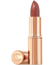 Charlotte Tilbury Kissing