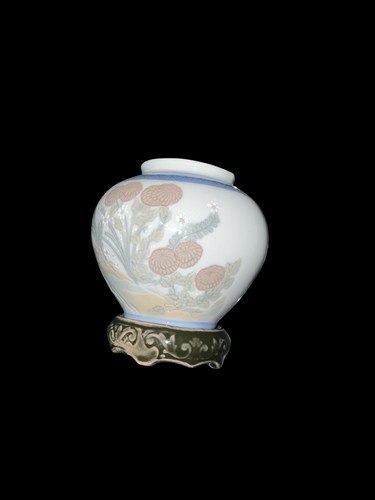 Lladro little flower vase - lladro,