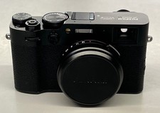 FUJIFILM X100VI FIXED LENS CAMERA BLACK (SHUTTER COUNT 4200)