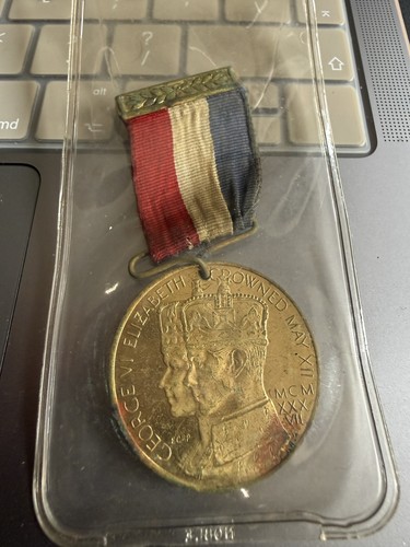 George elizabeth crowned - vi,