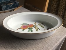 Royal Worcester Evesham, gold