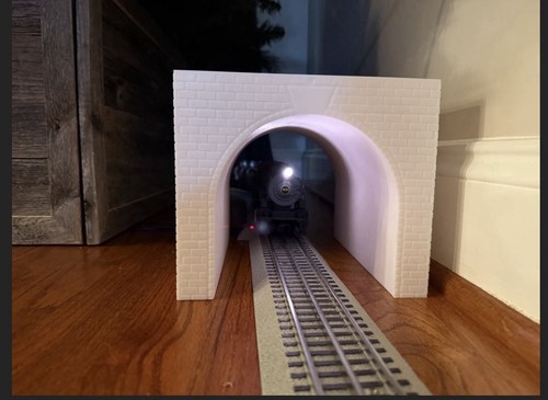 Model train tunnel scale - o,