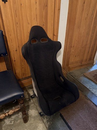 Momo fixed back - bucket, seat