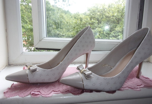 Dkny new gorgeous - pump, logo