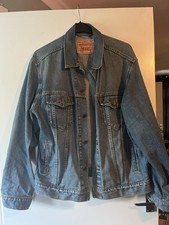 Levi’s (Standard Trucker)