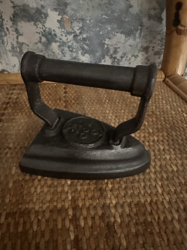 Vintage antique cast - cast, flat
