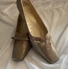 Van Dal Ladies Garret Taupe