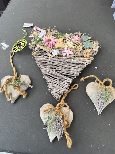Wicker and wooden hearts - wicker,