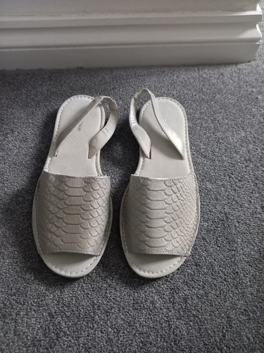 Dune silver flat leather - dune,