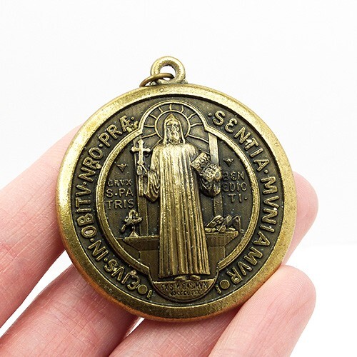 Benedict medal large - st,