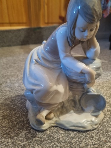 Vintage nao lladro figurine - vintage,