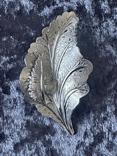 Jeri Lou Scarf Clip Leaf