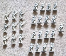 26 x UNKNOWN MAKE METAL NAPOLEONIC WARGAME FIGURES SOLDIERS 28 or 30mm