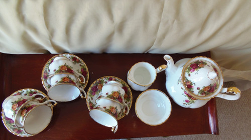Royal albert old - old, roses