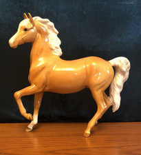 BESWICK PRANCING PALAMINO HORSE - MODEL No 1261 - FIRST EDITION