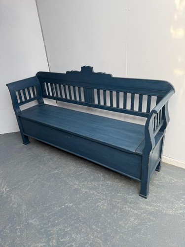 Lovely painted blue - a,