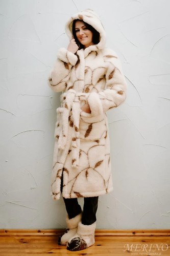 Luxury woolen hooded bath robe - woolen,