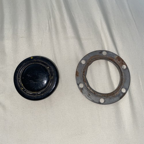 Momo steering wheel horn push