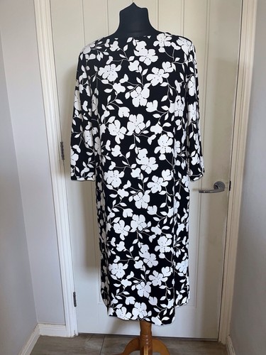 Jaeger black white floral - jaeger,