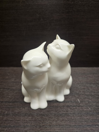 Royal doulton figurine - royal,