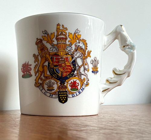 Aynsley bone china - bone,
