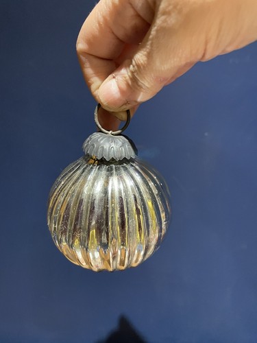 Vintage ribbed round silver - ribbed,