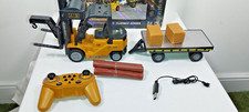 Forklift Truck - Remote Control Engineering Vehicle with Spray & Sound 1:24 ...