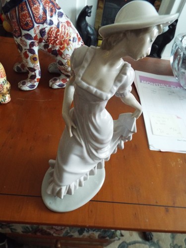 Nao lladró lady figurine - nao,