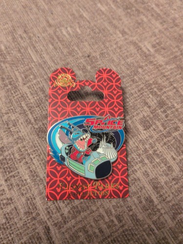 Rare disneyland trading pin - disneyland,