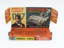 Corgi 261 James Bond 007 Aston Martin DB5  " original vintage PLINTH only *