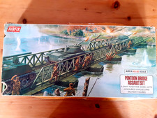 Airfix H0/00 - WW2 PONTOON BRIDGE ASSAULT SET + BROWN BOX 1970 Unpainted