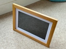 Digital Photo Frame WiFi Oak Wood Frame, Frameo Digital Picture Frame 10.1 Inch