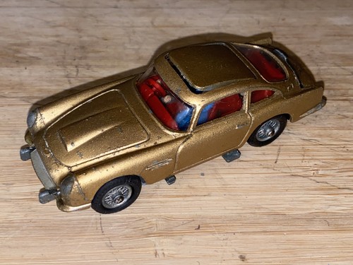 Corgi 261 007 - 007, james