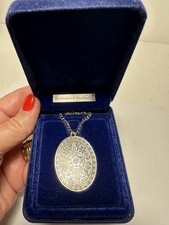 Elizabeth R Silver Pendant &