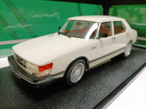 Cult models scale - models,