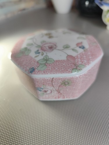 Wedgewood rosehip accent - wedgewood,