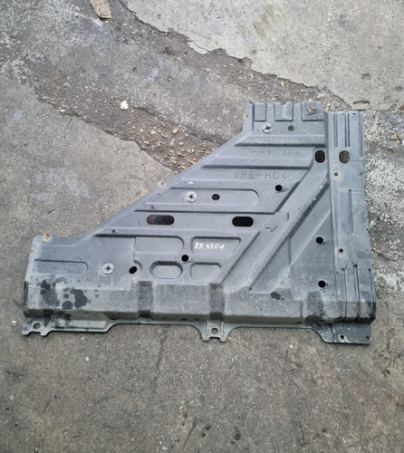 Rear left side underbody tray - rear,