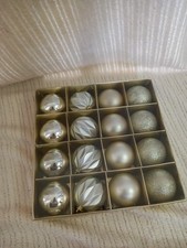 The Range 16 Gold Christmas