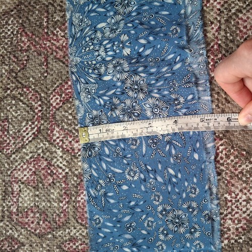 Pale blue floral - pale,
