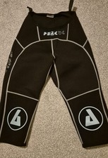 Size M Peak UK Neoprene 3/4
