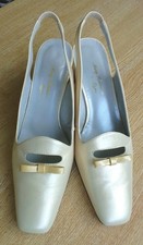 Mary robinson rich size - mary,