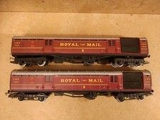 2 Hornby Operating Mail Coaches - 00 Gauge Royal Mail TPO